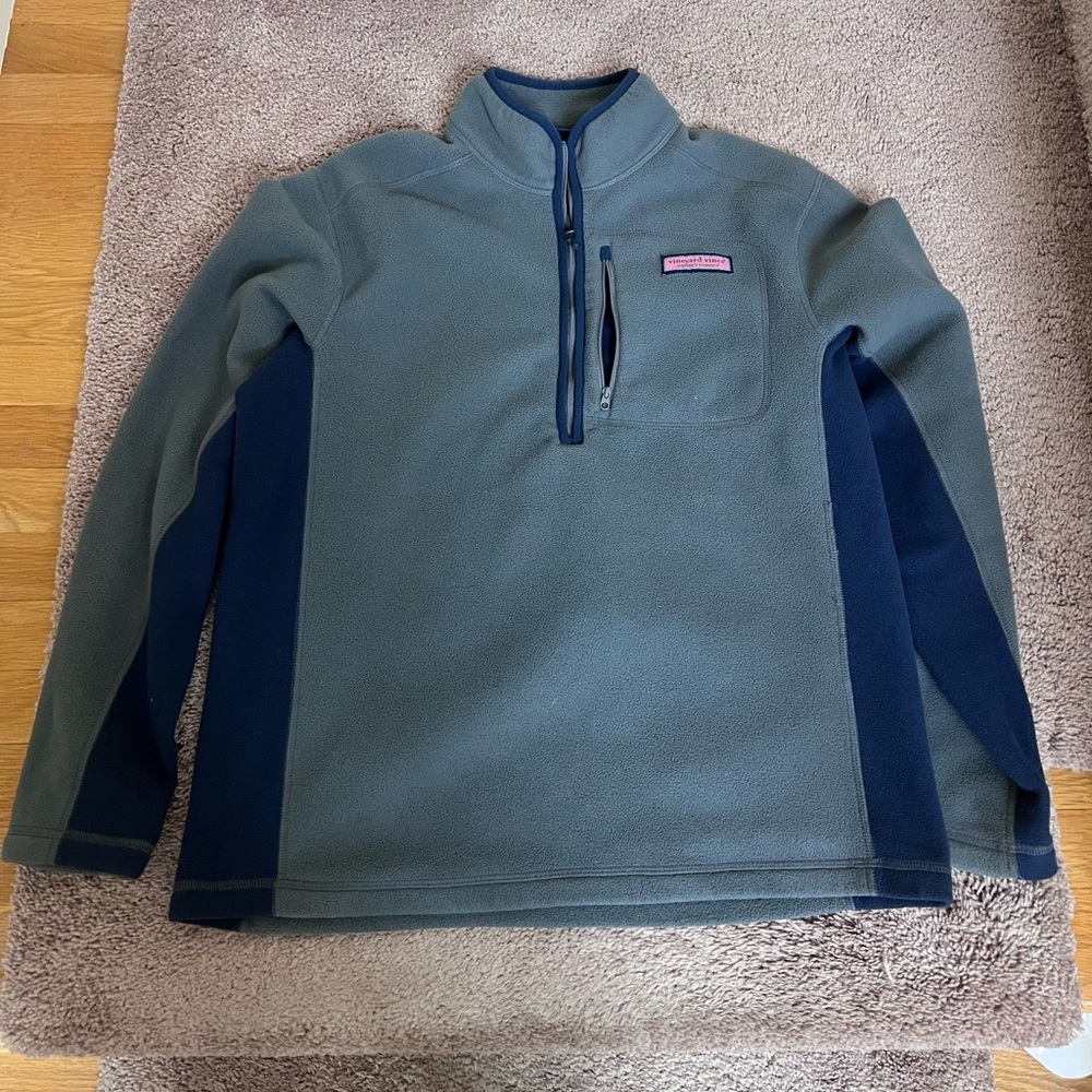 Vineyard Vines grey fleece size medium jacket.